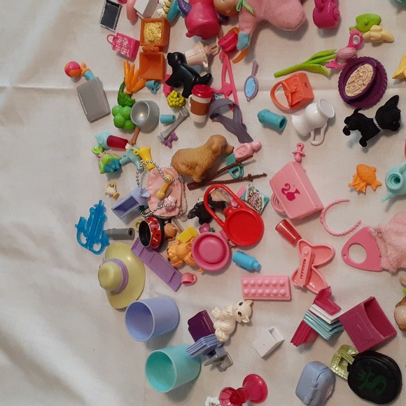 Mostly Barbie accessories and 1 Barbie with misc items - Picture 4 of 6